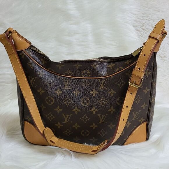 💯 Authentic Louis Vuitton Boulogne  Handbag 🍀 - Picture 15 of 17